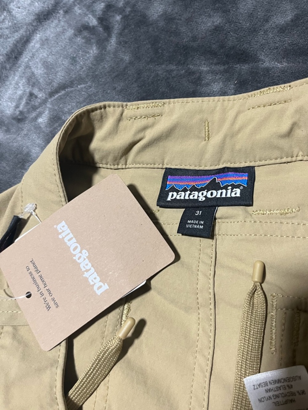 Patagonia- Men’s Quandary Pants Regular in classic tan color